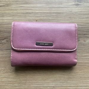 Nine West wallet